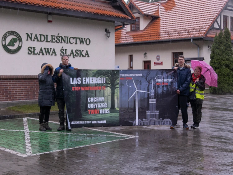 13 marca 2025, pikieta przed nadleśnictwem, Fot. Zespół Las Energii Stop Wiatrakom